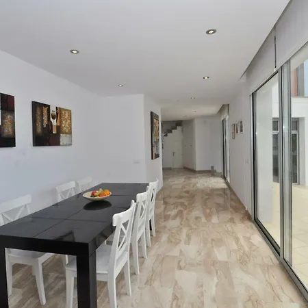 Villa Extravagance Вілла *
